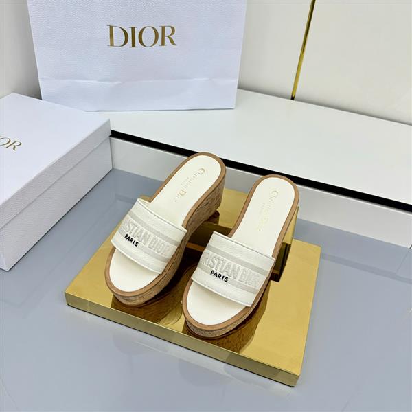 20251128184322419 270